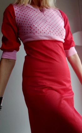 Slika: Retro točkasta haljina